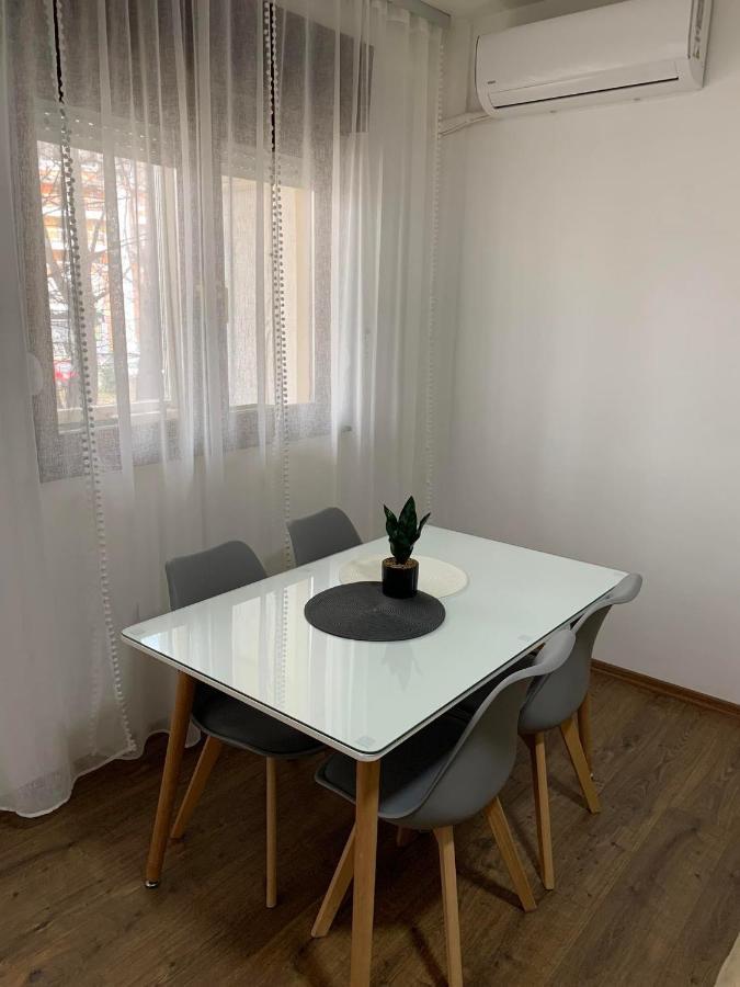 Appartamento Mar Lux Kumanovo Esterno foto