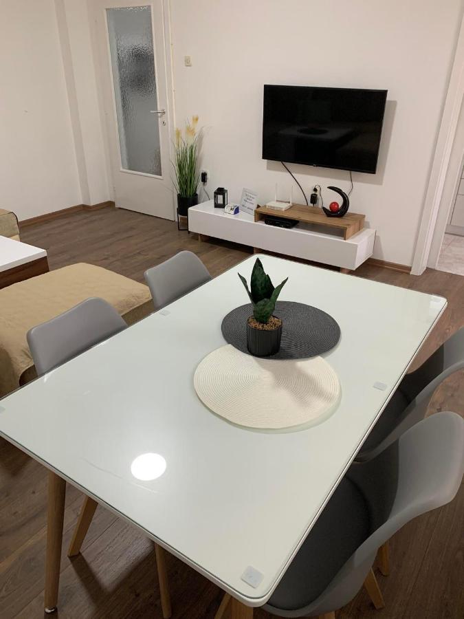 Appartamento Mar Lux Kumanovo Esterno foto