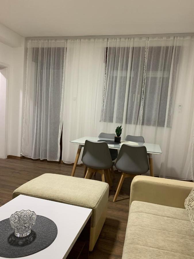 Appartamento Mar Lux Kumanovo Esterno foto