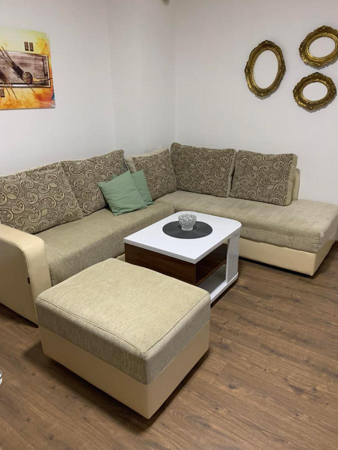 Appartamento Mar Lux Kumanovo Esterno foto