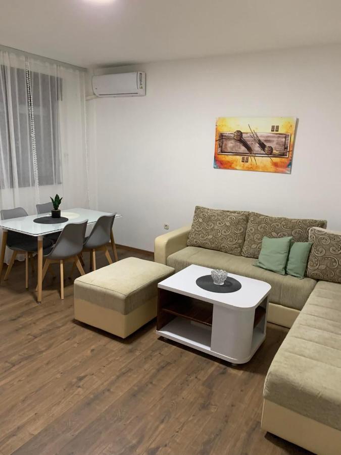 Appartamento Mar Lux Kumanovo Esterno foto